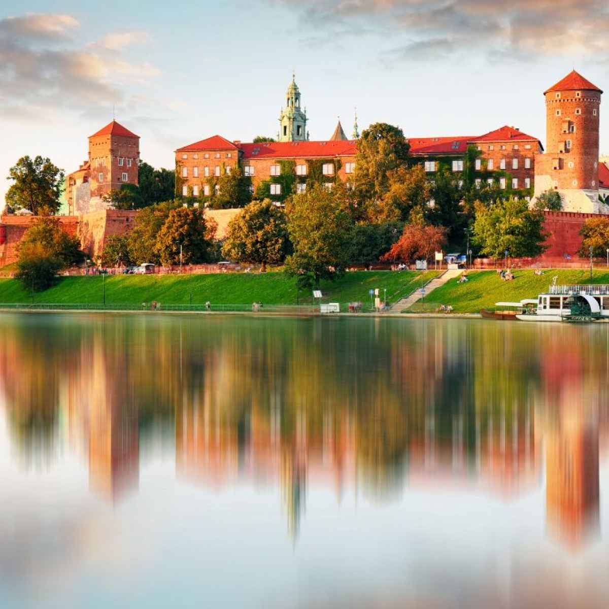 Krakau, een cruise op de rivier de Wis?a. Kasteel Wawel, de Wis?a.