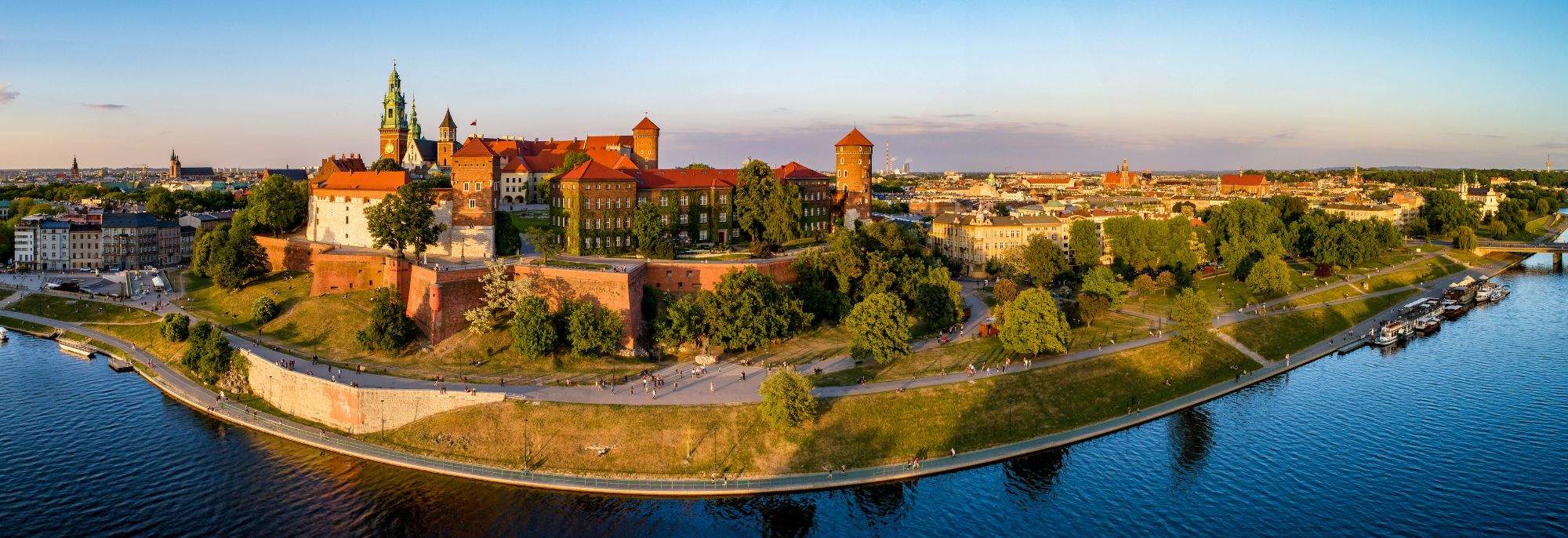 Krakow og omgivelser om sommeren: Oppdag en region full av eventyr og avslapning.