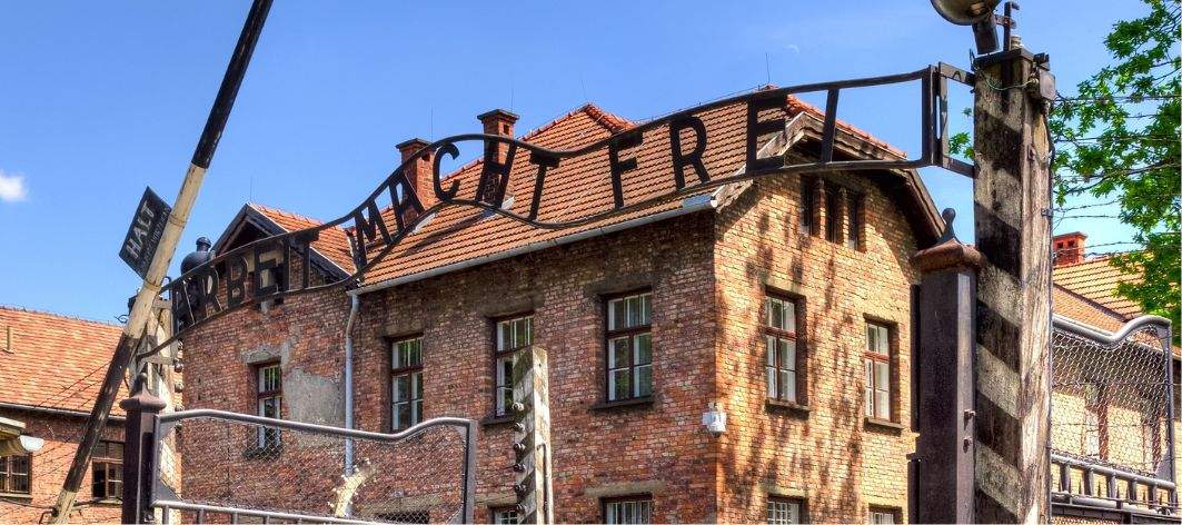Auschwitz Museum onthult nieuw bezoekersdienstencentrum - 15 juni 2023